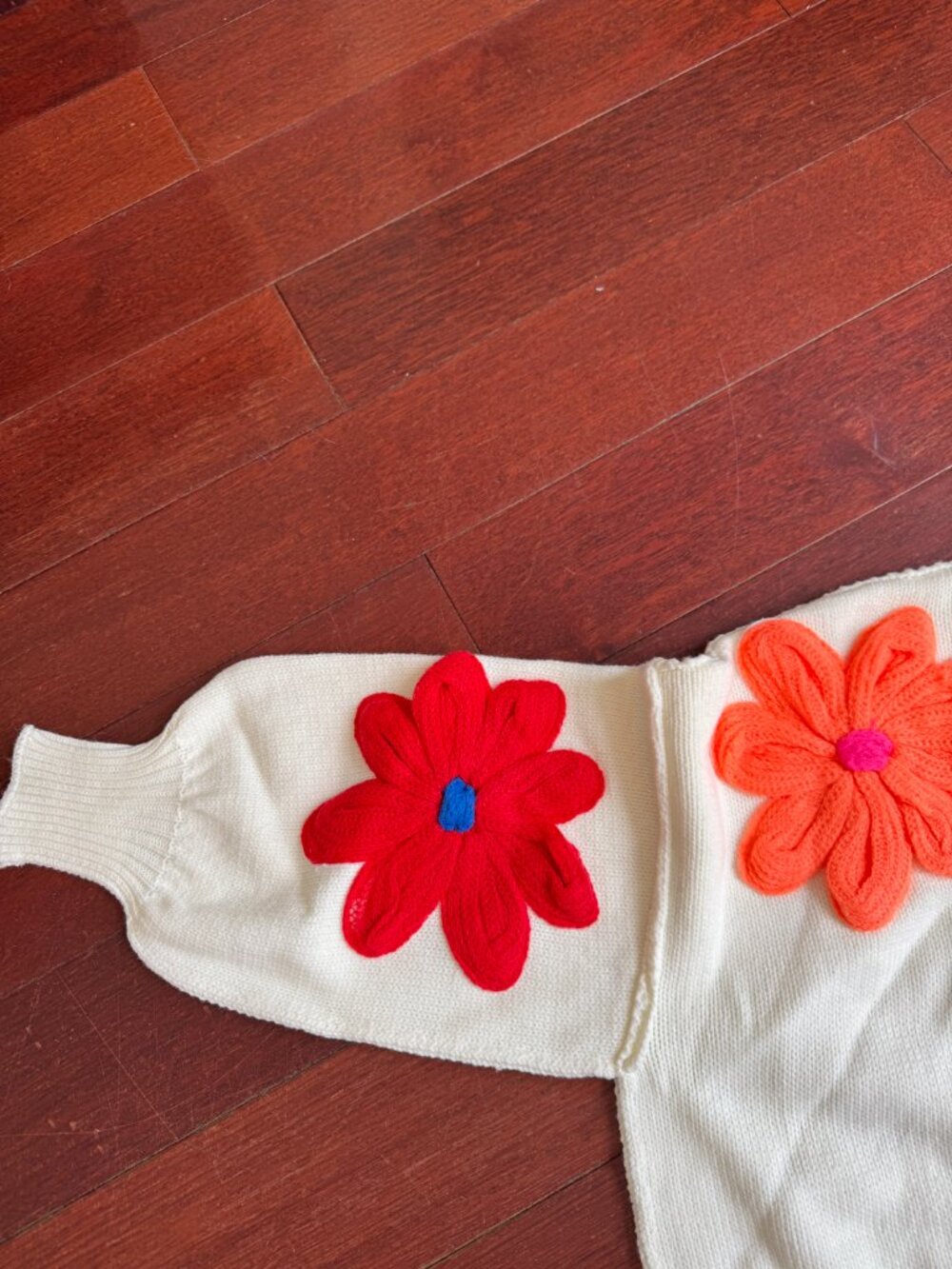 Flower Sweater - Picture 4 of 7